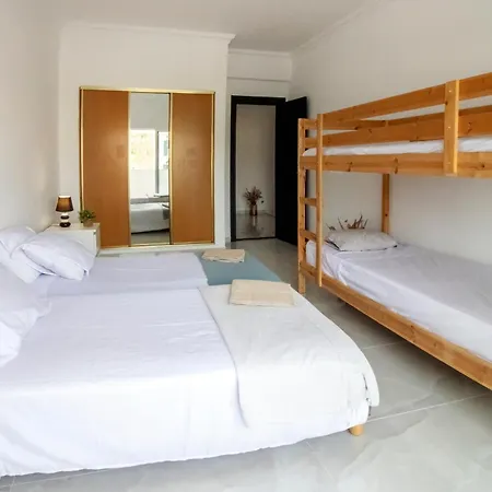 Nyoppusset Hus Med Stor Uteplass I Nydelige * Αλμπουφέιρα