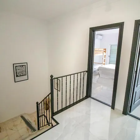 Nyoppusset Hus Med Stor Uteplass I Nydelige Σπίτι διακοπών *