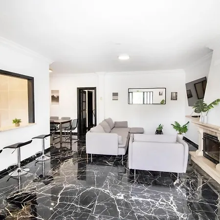 Σπίτι διακοπών Nyoppusset Hus Med Stor Uteplass I Nydelige *